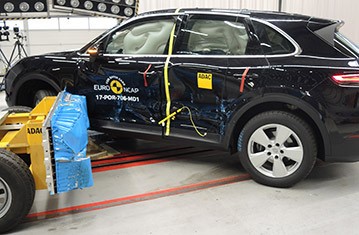 Official Porsche Cayenne safety rating