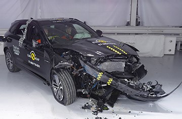 Jaguar F-Pace scores 5 stars in Euro NCAP crash tests - autoX