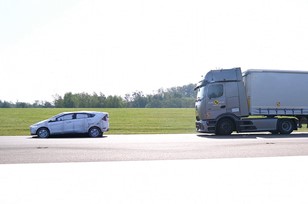 Mercedes-Benz Actros (6x2 Rigid)